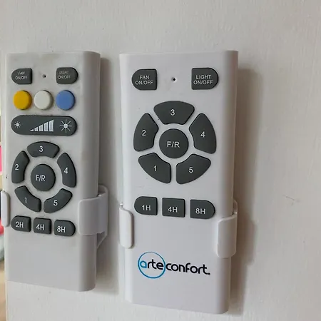 El Toyo Apartment *